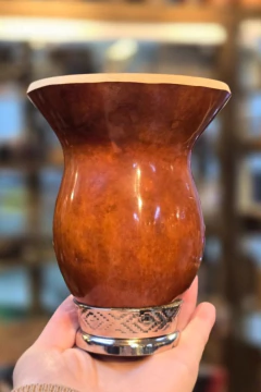 Cuia de Porongo Avermelhada com Pé Metal - comprar online
