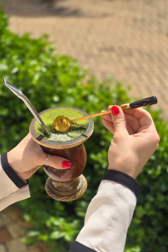 Colher Alongada de Metal Preta na internet