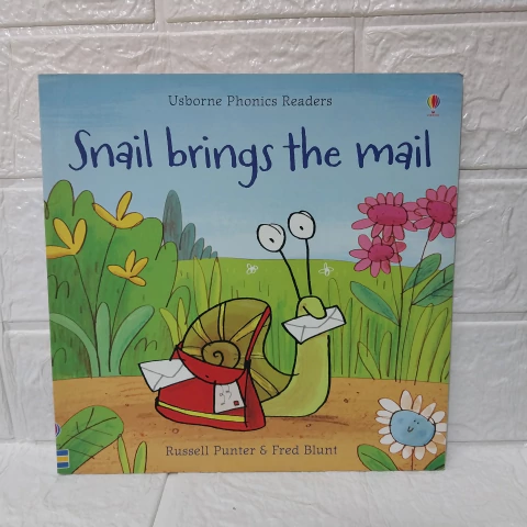 Snail Brings The Mail - Russell Punter - Usado - Usborne - comprar online