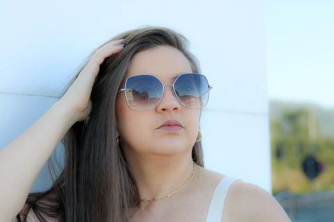 Óculos de Sol Hexagonal Prata de Metal com Lente Preta Degradê - Iasmine