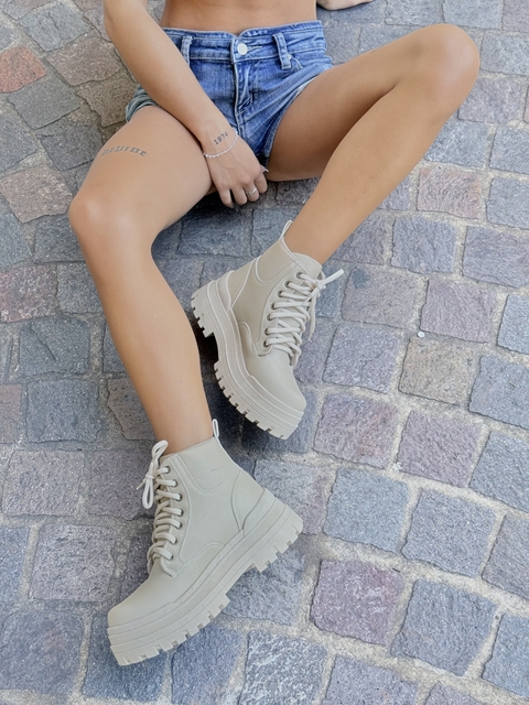 Borcegos Prada Beige - comprar online