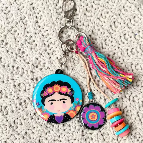 Chaveiro de Resina com Penduricalho Frida