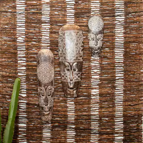 Máscara Pátina Marrom Madeira Balsa Importada de Bali