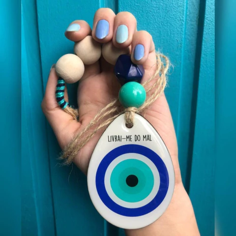 Móbile Decorativo de Resina Livrai-me do Mal