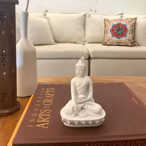 Escultura Buda Sidarta Meditação Pó de Mármore 13cm