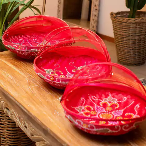 Cesto de Palha & Bambu Importado de Bali Cor Cereja - comprar online