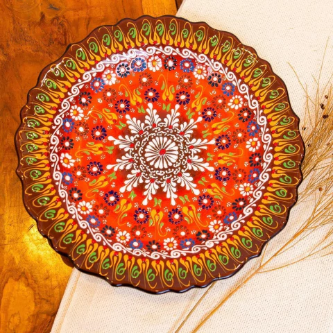 Prato Pintado à Mão Importado da Turquia (Marrom)