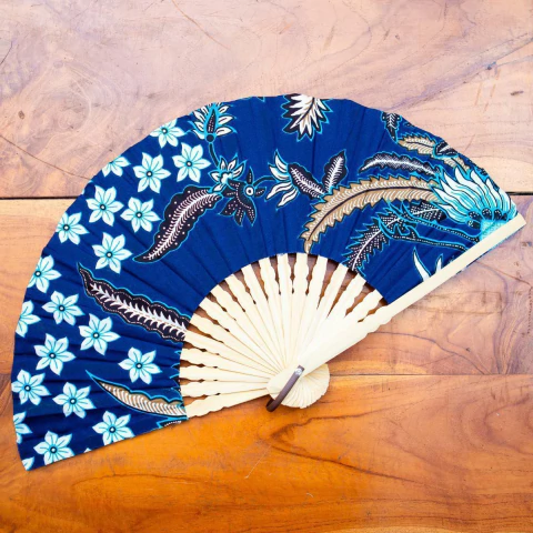 Leque Batik de Bambu e Algodão Importado de Bali