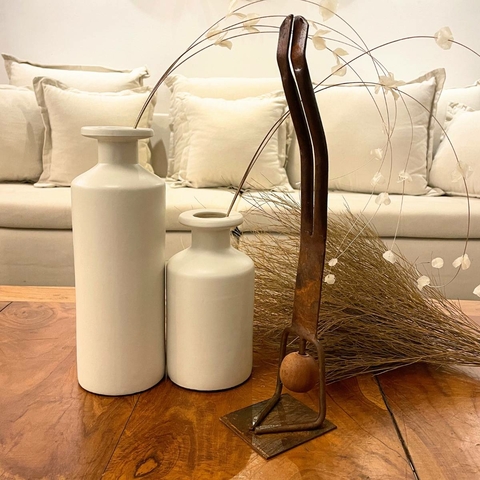 Escultura Boneco de Ferro Posição Sirsasana 39cm