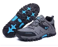Botas de neve de couro impermeáveis para homens, tênis super quentes, botas de caminhada ao ar livre, sapatos de trabalho, marca de inverno, tamanho 39-47 na internet