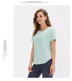 T-shirt monocromática de manga curta para mulheres, top de fitness solto, camisa de treino casual na internet