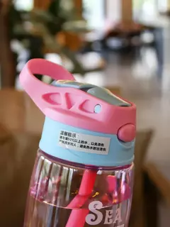 Criativo Cartoon Baby Feeding Cup com canudos, Kids Water Sippy Cup, copos portáteis ao ar livre para crianças, 480ml