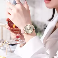 Curren-Relógios de pulso quartzo de couro de luxo feminino, marca relógio para senhoras, charme relógio mostrador flores - loja online