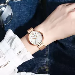 CURREN-Relógio de quartzo em aço inoxidável feminino, bracelete elegante, relógio feminino, vestido feminino, moda luxuosa, dourado na internet