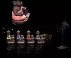O pequeno monge censer criativo casa decoração pequeno buda incenso titular backflow queimador de incenso uso em casa de chá