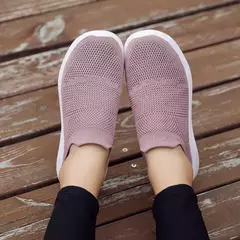 Venda quente dos homens sapatos casuais ultraleve confortável sapatos de caminhada unisex das mulheres dos homens meia boca tênis tenis masculino zapatillas na internet