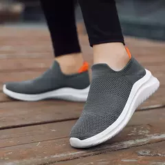 Venda quente dos homens sapatos casuais ultraleve confortável sapatos de caminhada unisex das mulheres dos homens meia boca tênis tenis masculino zapatillas - comprar online