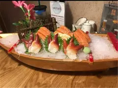 Preto Vermelho Sushi Sashimi Barco, Prato De Marisco, Bandeja De Sashimi De Salm