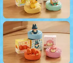 Genuíno conjunto pokemon modelo anime lazer tempo série figura slowpoke charmander gonbe rowlet interior do carro brinquedos de posição de dormir - loja online