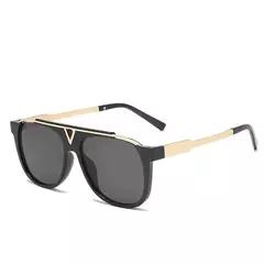 Novo Europeu e Americano grande quadro escavado em forma de V retro moda Óculos - comprar online