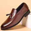 Sapato de couro masculino estilo designer, sapatos casuais de negócios, sapatos de festa de casamento, plus size, novo em folha