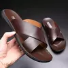 Sandálias para homens chinelos de couro genuíno marca de luxo moda masculina apartamentos casuais antiderrapantes praia sandalia zapatos hombre 2024