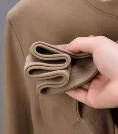 Camiseta de veludo alemã de alto grau masculina, meia gola alta, manga comprida bordada, moda britânica, camisa de fundo quente, nova, outono, 2023