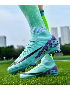 Sapatos de futebol ultraleves antiderrapantes interiores para homens, grampos profissionais, treinamento de grama, tênis original, botas de futebol - loja online