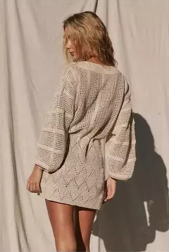 Imagem do Mini vestido feminino oco para praia, sexy com decote em v profundo, renda, manga de sino, malha de malha, cobertura, túnica casual, maiô, verão, K14, 2024