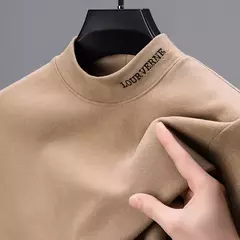 Camiseta de veludo alemã de alto grau masculina, meia gola alta, manga comprida bordada, moda britânica, camisa de fundo quente, nova, outono, 2023