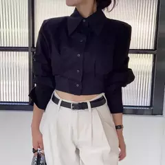 Camisa curta versátil e solta para mulher, nicho Design Sense, alça traseira oca, outono - loja online