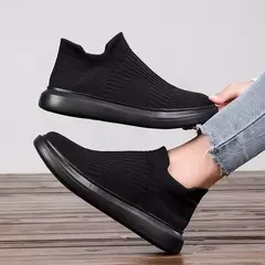 Sapatilha respirável casual masculina, sapatos de deslizamento ultraleves, boca de meia malha, sapatos esportivos para corrida, primavera na internet