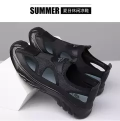 Sandálias de malha respirável para homens, sandálias de praia antiderrapantes, sapatos ocos ao ar livre, calçados flats, verão, novo - comprar online