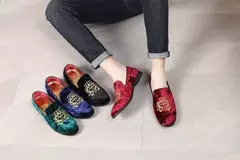 Imagem do Sapatos de couro de camurça para homens, sapatos de casamento, sapatos baixos Oxford, mocassins bordados, tamanho grande, alta qualidade, designer, luxo, festa