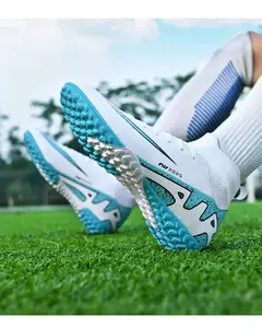Imagem do Botas de campo de futebol profissional para homens, grampos antiderrapantes, sapatos de treinamento de grama interna para crianças, sociedade original
