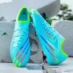 Sapatos de futebol antiderrapante ultraleves para homens, tênis de futebol, chaveiros, alta qualidade, TF, FG, relvado, treinamento