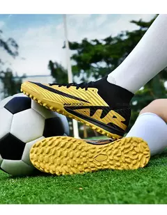 Sapatos de futebol ultraleves antiderrapantes interiores para homens, grampos profissionais, treinamento de grama, tênis original, botas de futebol na internet