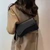 Bolsas crossbody de couro vintage para mulheres, aba pequena, bolsa axila, bolsas axilas e bolsas, designer feminina, 2024