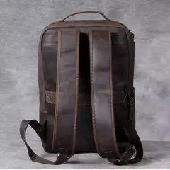 Imagem do Mochila de couro genuíno para homens, cavalo louco vintage mochila para laptop grande mochila diária mochila de viagem mochila para caminhadas