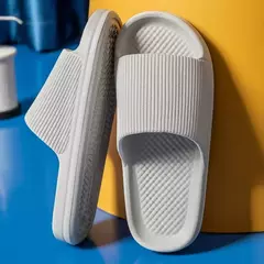 Chinelos antiderrapantes de banheiro para homens e mulheres, confortáveis sandálias ao ar livre, flip-flop de praia, sola macia, eva, leve, nova moda, verão