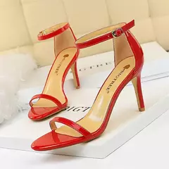 Sandálias femininas de couro envernizado aberto, sapatos vermelhos de salto alt - Wolf Magazine