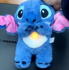 Boneca de pelúcia Stitch para crianças, Lilo e Stitch, brinquedo Kawaii acalma, Anime Baby Music, brinquedos leves para dormir, modelo de presente para criança, respiração, novo na internet