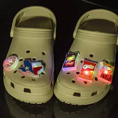 LED iluminado animais plantas encantos da sapata, salamandra sapato decorações, pinos para crianças, homens e mulheres presentes, acessórios tampo, 1pc - comprar online