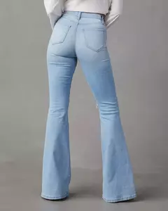 Calça jeans flare feminina, jeans de streetwear, ajuste solto, cintura alta, bolsos, buracos, comprimento do tornozelo, monocromático, mosca com zíper, primavera, 2021 - Wolf Magazine