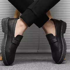 Imagem do Sapato de sola grossa masculino, deslizamento respirável em sapatos, cor sólida, casual, feito à mão, formal