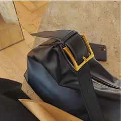 Bolsa Boston de couro PU para mulheres, bolsa de ombro de grande capacidade, bolsas crossbody, design de travesseiro vintage, casual - loja online