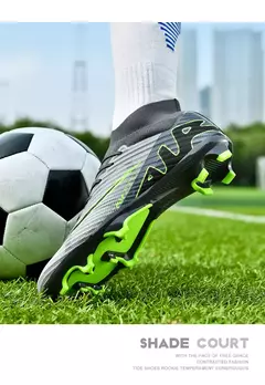 Sapatos de futebol ultraleves antiderrapantes interiores para homens, grampos profissionais, treinamento de grama, tênis original, botas de futebol - Wolf Magazine