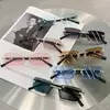 Óculos de sol sem aro para homens e mulheres, pequenos tons quadrados, acessório moderno de verão, moda feminina