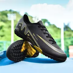 Sapatos de futebol ultraleves longos dos homens, grampos respiráveis, botas de futebol indoor, tênis de treinamento, venda quente, novo, transporte da gota