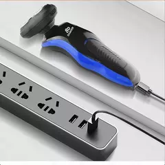 Imagem do 1pc multifuncional quatro em um barbeador elétrico 4 barbear lavável barbear homem carregável barbear USB carregável.